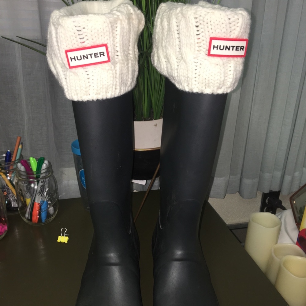 Amazing condition matte grey hunter boots